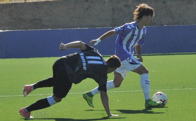 Apa durante el partido ante el San Sebastían de los Reyes disputado esta temporada en los anexos./Rodrigo Jimenez