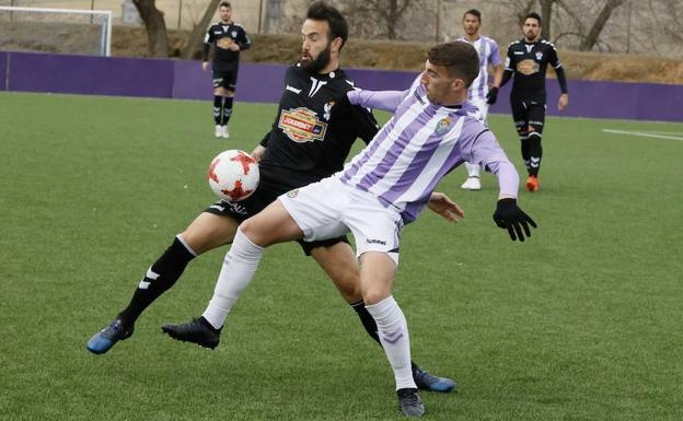 Un instante del Real Valladolid B-Talavera disputado la semana pasada en los Anexos./G. Villamil