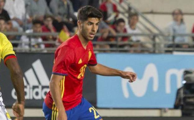 Marco Asensio, en un partido con España. /Efe