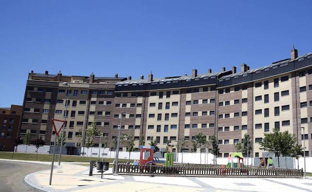 Viviendas sin terminar de la Cooperativa Parque Príncipe en Arroyo de la Encomienda (Vallladolid).