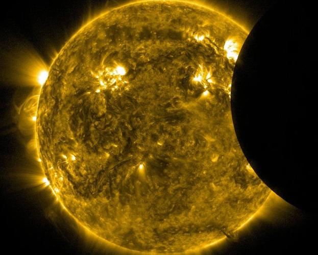 Eclipse de sol grabado por la NASA en 2012
