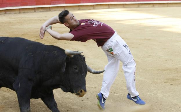 Uno de los cortadores que participaron en el concurso de cortes