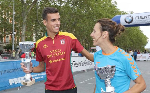 Nassim Hassaous y Diana Martín posan con sus trofeos en la pasada edición.