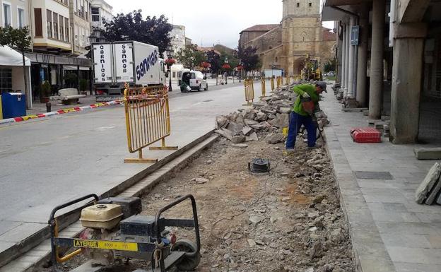 Estado de las obras en la Plaza España de Aguilar de Campoo.