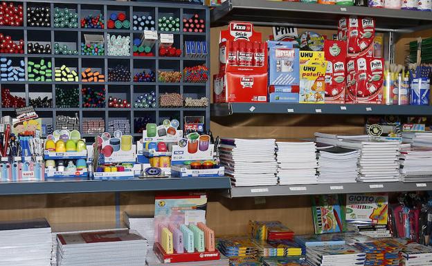 Material escolar en una libreria de Palencia