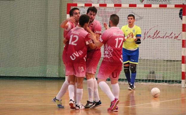 Los jugadores del Universitario celebran un gol en un partido anterior/