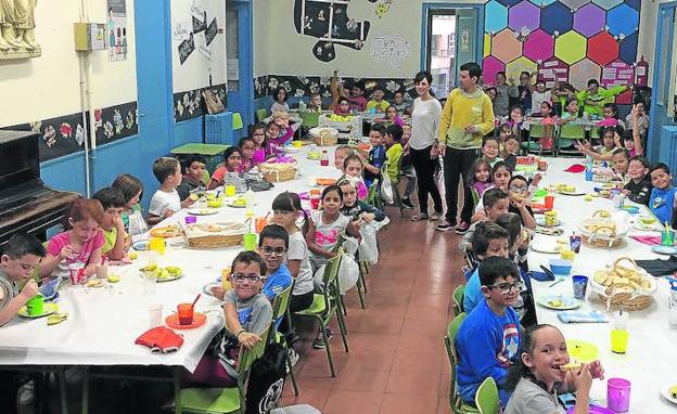 Participantes en el desayuno saludable. /D. B.