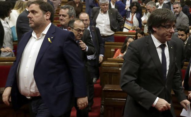 Junqueras (i) y Puigdemont. /Alberto Estévez (Efe)