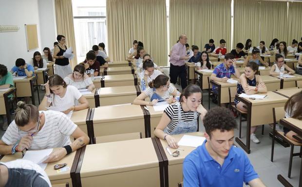 Educación quiere una segunda convocatoria en julio de la prueba de acceso a la Universidad
