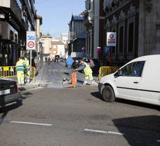Obras en la calle Joaquín Costa. /Antonio Quintero
