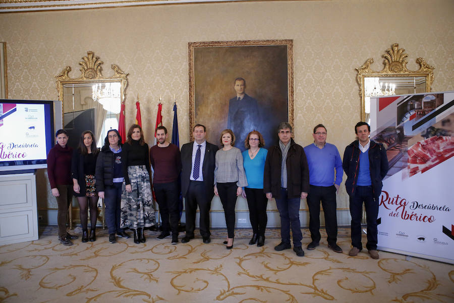 Las organizaciones implicadas, en la presentación. /ANTORAZ