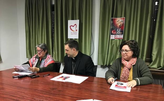 Maribel Yugueros, Raúl Berzosa y María Ollaquindía durante la presentación de la campaña. /S.G.