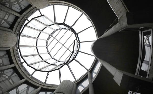 Detalle de la cubierta del Museo de Palencia que se va a sustituir./Marta Moras