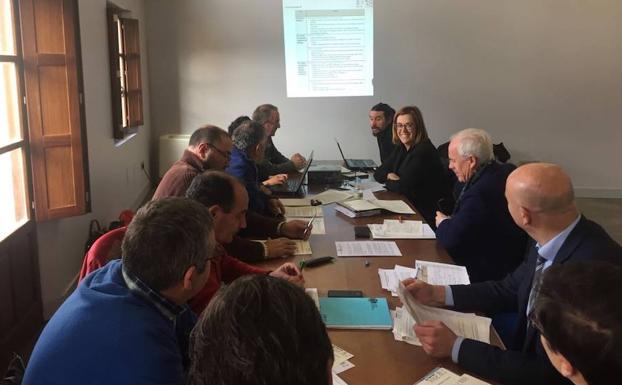Comisión ejecutiva del Geoparque Las Loras, este jueves en Villadiego./El Norte