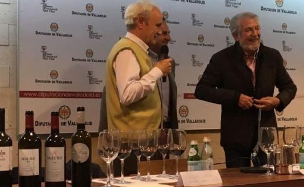 José Nuño y Mariano García, en la última cata del año organizada por Enoduero. /EL NORTE