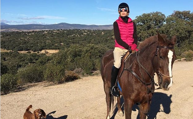Ágatha Ruiz de la Prada montando a caballo./Instagram