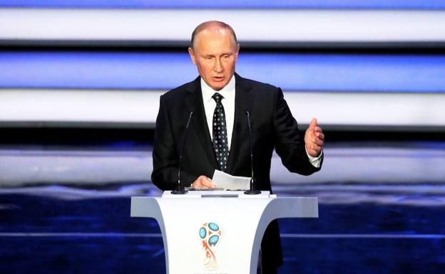 Vladimir Putin, en el sorteo del Mundial de Rusia de 2018./Efe