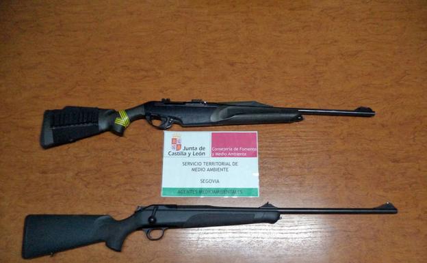 Rifles decomisados por los agentes medioambientales. /El Norte