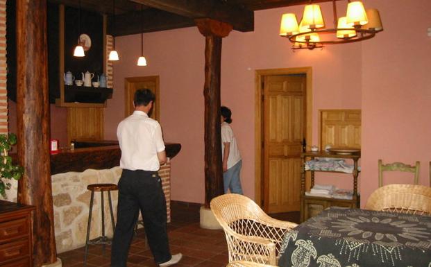 Interior de una casa rural de la provincia de Segovia. /El Norte