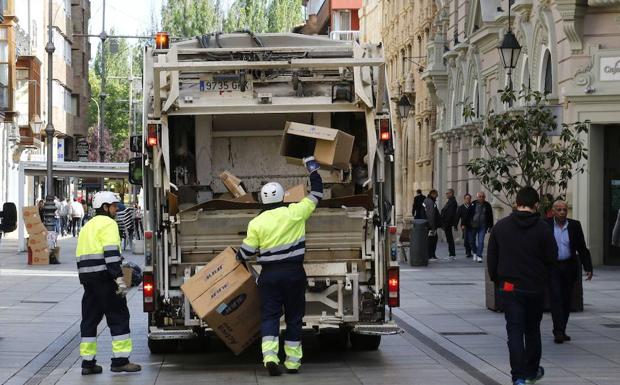 En 2018, el Ayuntamiento destinará 900.000 euros para 70 contratos del Servicio de Limpieza /A. Quintero