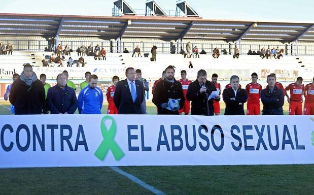 Manifiesto contra los abusos sexuales tras la detencion de tres exjugadores del Arandina por presunto abuso sexual a una menor./