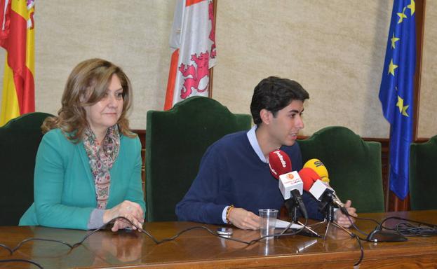 Purificación Pozo y Ángel Orgaz durante la presentación de la participación de Béjar en Fitur. /WORD