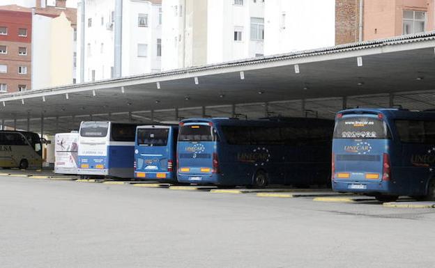 Estación de autobuses de Puente Colgante. /EL NORTE