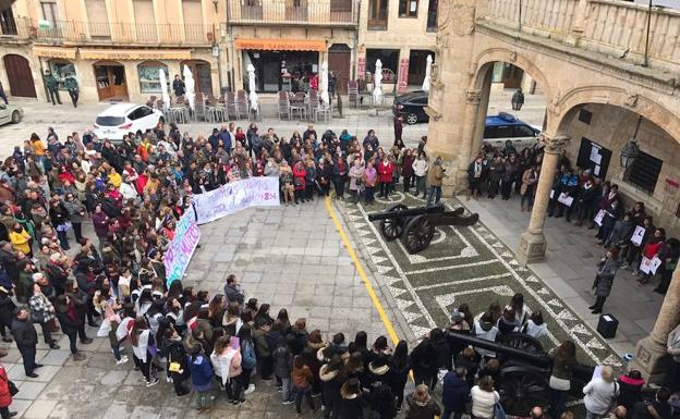 Ciudad Rodrigo, Carbajosa de la Sagrada, Béjar y Santa Marta de Tormes han celebrado diferentes actos con motivo del Día de la Mujer, entre los que no han faltado las concentraciones./