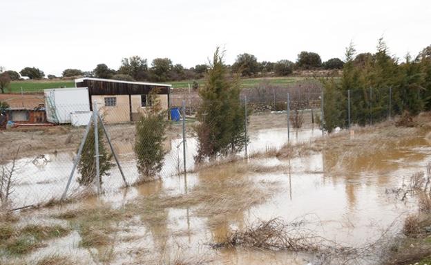 El paso del temporal Gisela provoca inundaciones en la localidad zamorana de Tardobispo. /J. L. Leal - Ical