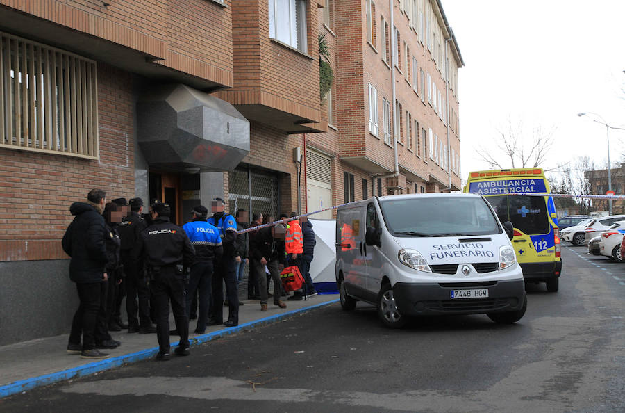 Efectivos del 112, la Policía Local y la Policía Nacional, en el lugar del suceso./ Antonio Tanarro