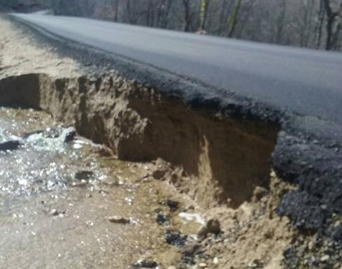 Derrumbe en la carretera provocado por las últimas lluvias. /WORD