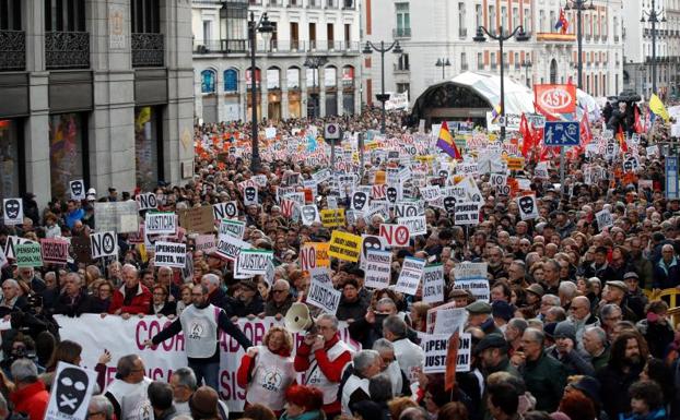 Manifestación en Madrid reclamando una pensiones dignas./EFE