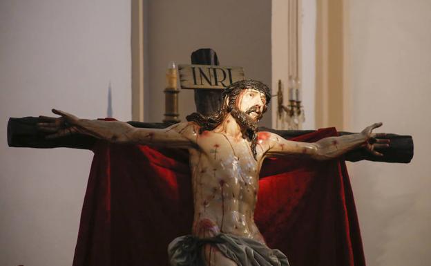 El Cristo del Perdón, durante su festividad en el convento de las Bernardas./ANTORAZ