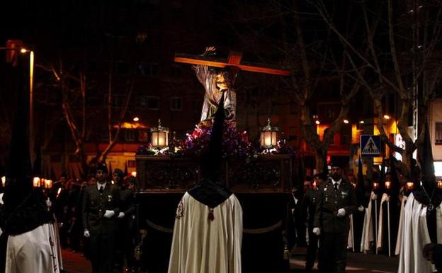 Procesión de la Hermandad de Jesús en su Tercera Caída en Zamora. /Mariam A. Montesinos
