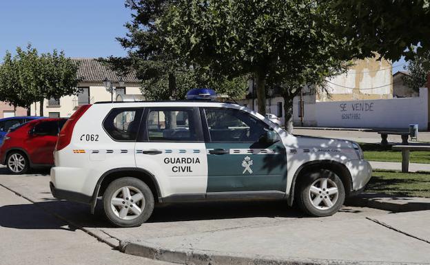 Vehículo de la Guardia Civil. /Antonio Quintero