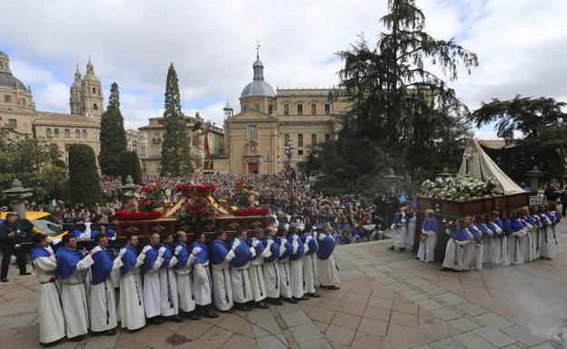 El Encuentro entre Jesús Resucitado y Nuestra Señora de la Alegría, en la plaza de Anaya./Laya
