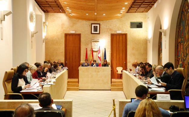 Imagen del pleno del Ayuntamiento de Salamanca./Laya