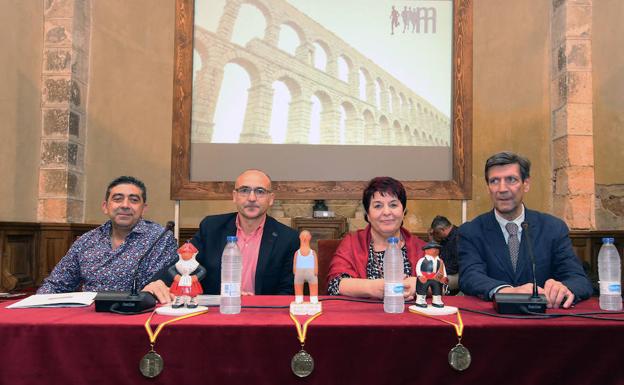 Javier Rincón, Óscar Moreno, Clara Luquero y Rafael Cantalejo, en la presentación./Antonio de Torre