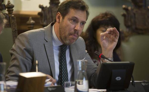 Óscar Puente, durante el pleno. /A. Mingueza