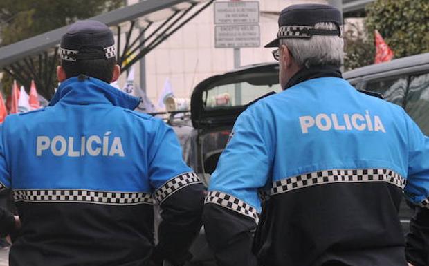 Agentes de servicio de la Policía Municipal./R. Jiménez