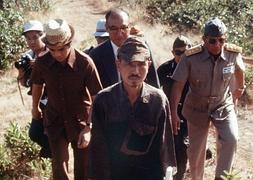 Hiroo Onoda, tras poner fin a su guerra. / Afp/