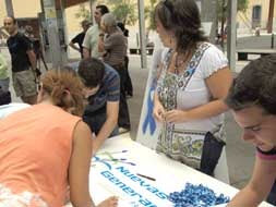 Lugar donde Nuevas Generaciones ha recogido las firmas en contra del callejero etarra. / NATI HERNÁNDEZ/