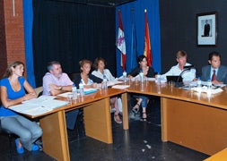 Los ocho ediles del PP durante la celebración de un pleno en el ayuntamiento de Simancas/Javier Hernando/