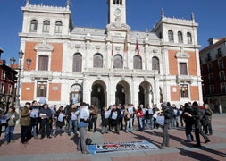 Protesta en la Plaza Mayor contra la ordenanza antivandalismo. / ANTONIO QUINTERO/