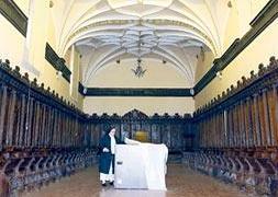 Sillería de nogal, con 49 sitiales, en el coro bajo del monasterio de Santa Catalina./ R. Gómez/