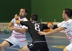 Carlos Villagrán, durante un partido anterior del Nava. / Antonio Tanarro/