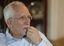 «Vivimos momentos virulentos de confrontación. La mayoría de los políticos están haciendo el ridículo»