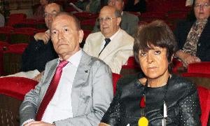 La concejala de Patrimonio Histórico y Turismo, Claudia de Santos, junto al presidente de la Comisión de Patrimonio Geológico de la Sociedad Geológica de España, Enrique Díaz, en la inauguración del congreso. / Rosa Blanco-Ical/