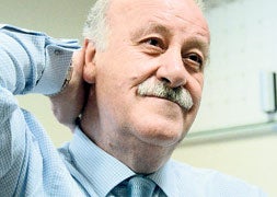 El seleccionador nacional durante la entrevista con El Norte en Madrid./ Iñaki Bilbao/