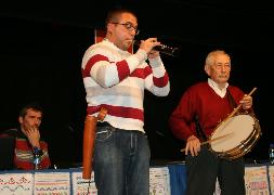 Víctor Sanz y Miguel Lobo, durante su interpretación ante Luis Ramos. / M. RICO/